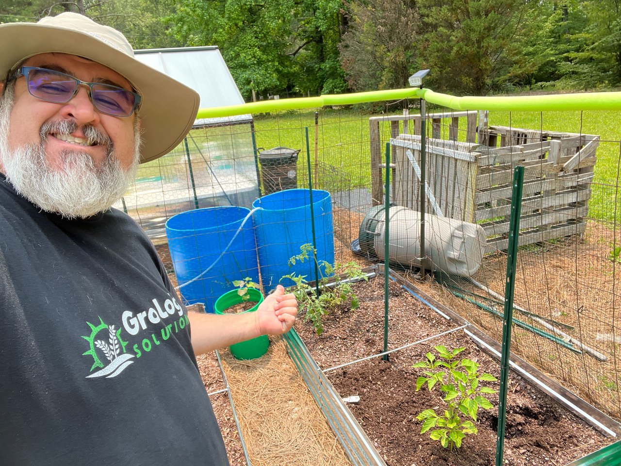 Building Trellises in My Tomato and Pepper Garden Beds From Recycled Fencing